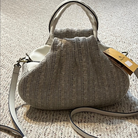 Elegant Knit-Patterned Patricia Nash purse nwt